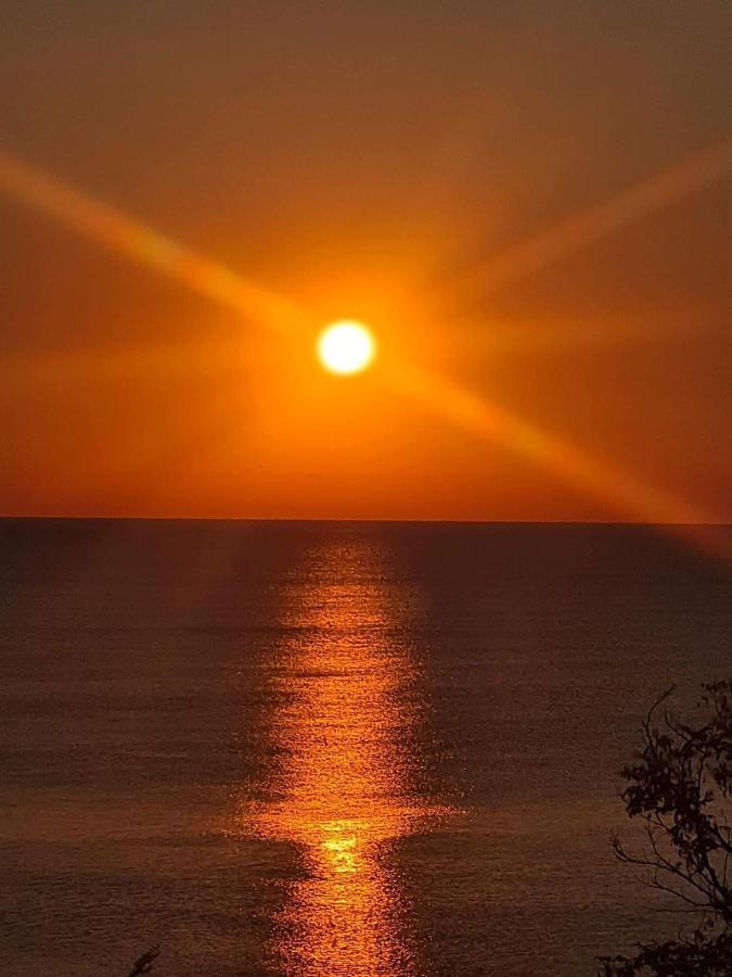 Апартаменты Nubia Sea View Костинешти Экстерьер фото